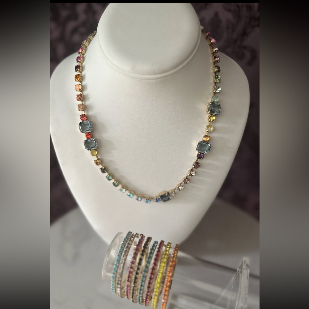 Mixed crystal stone shapes and gorgeous colors.
